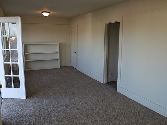 5th image of 2408 Pine Ave