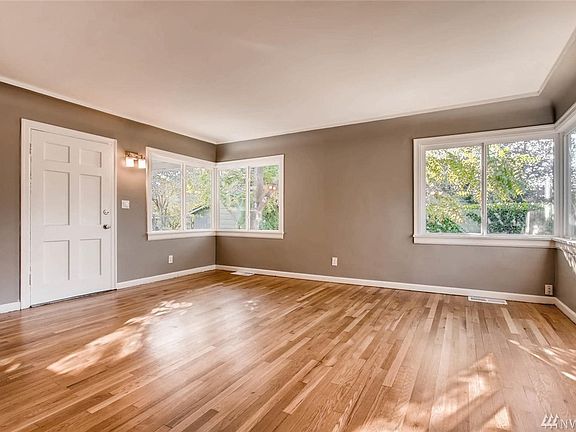 3rd image of 14326 35th Ave NE