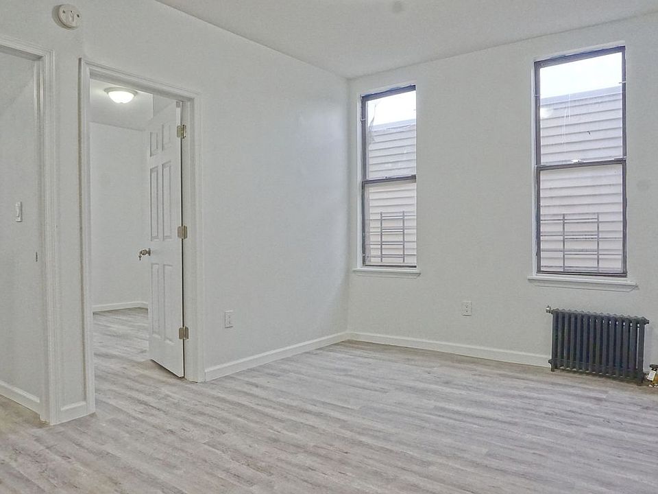 2nd image of 861 Freeman St APT 3