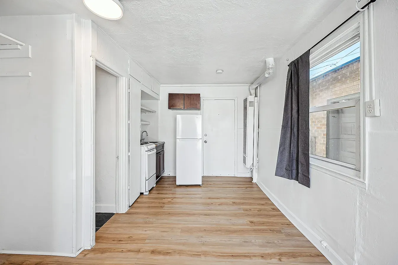 Studio, 250 sqft, $750 — Photo 4