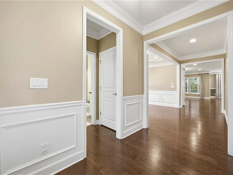 2002 Blossom Hill Dr — Photo 2