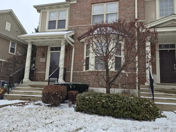 2581 Waterbury Ln, Buffalo Grove, IL 60089