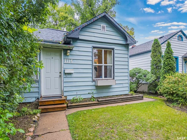 1116 B Avenue N, Saskatoon, SK S7L 1G1