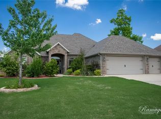 5710 S 67th St, Cave Springs, AR 72718