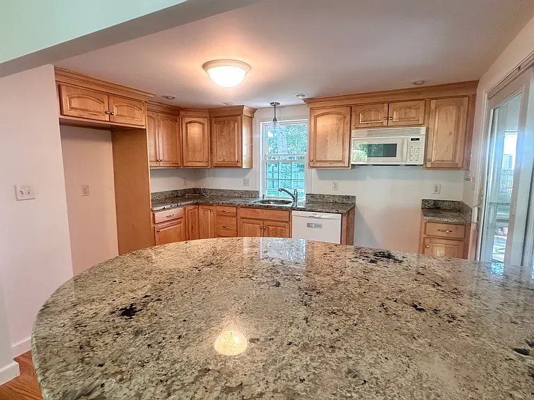 53 Sally Ln — Photo 3