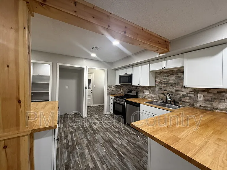 3425 S 114th East Ave — Photo 6