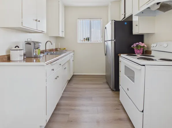 Sepulveda Manhattan Apartments, 8031 Sepulveda Blvd #1-35, Panorama City, CA 91402