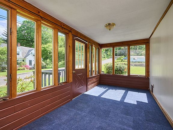 3rd image of 4 Petticoat Hill Rd