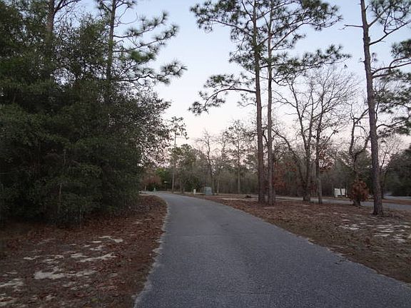 3rd image of Leisure Lakes Dr