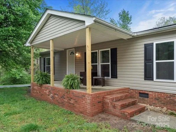 141 Hickory Creek Dr, Gastonia, NC 28052