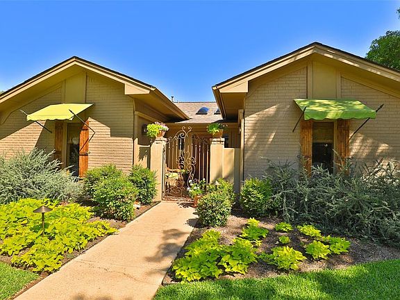 3rd image of 1810 Lytle Shores Dr