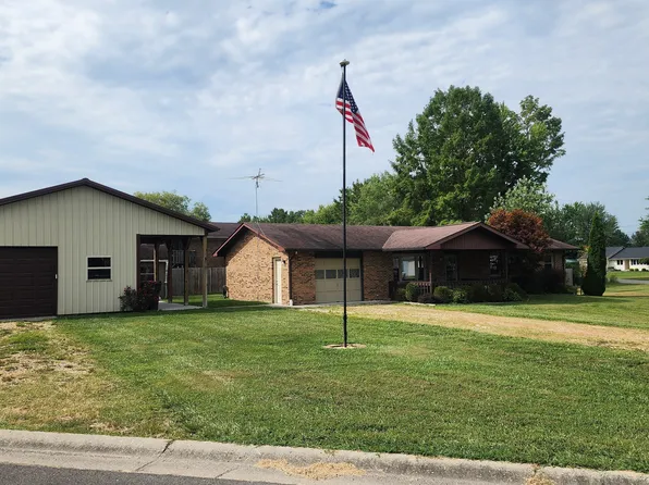 608 Douglas Dr, Versailles, IN 47042
