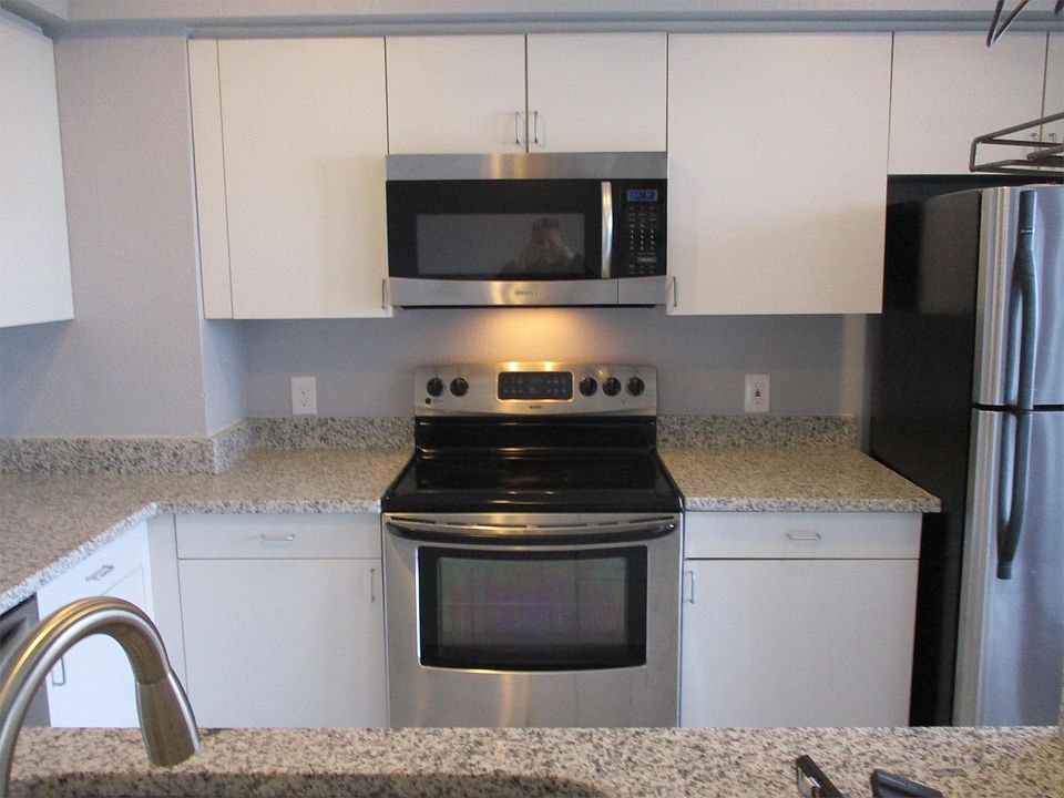 1st image of 11 W Ellsworth Ave
