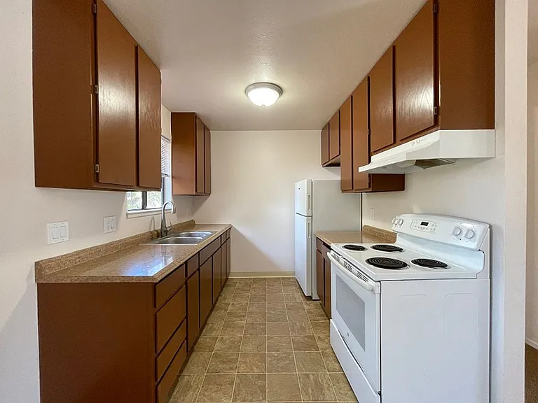 Bridgeview Apartments — Photo 19