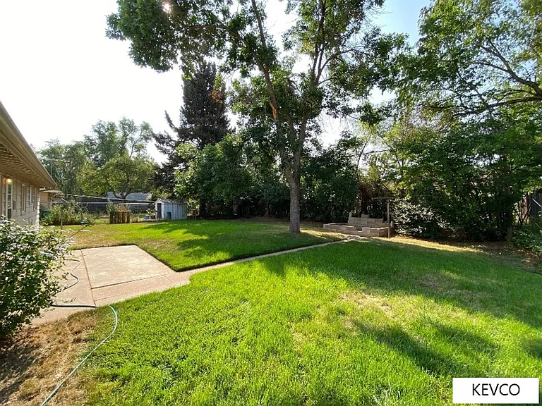 711 W Prospect Rd — Photo 20