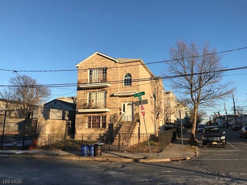 2nd image of 260 S 12th St