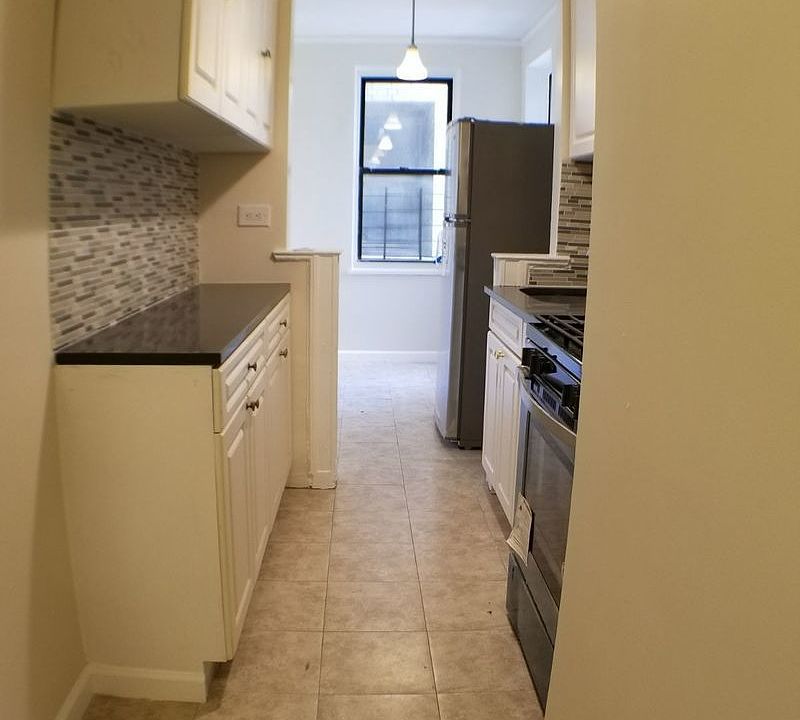 1st image of 95 W 195th St APT 3E