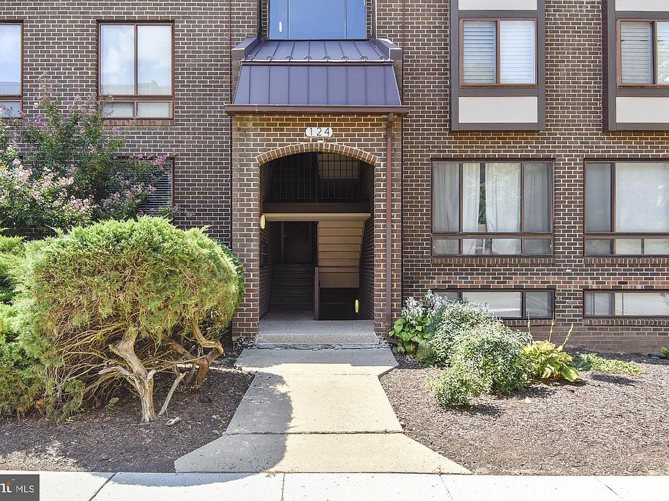 1st image of 124 Roberts Ln APT 100