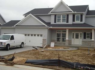 5880 Charlie Chase Ln, Bettendorf, IA 52722