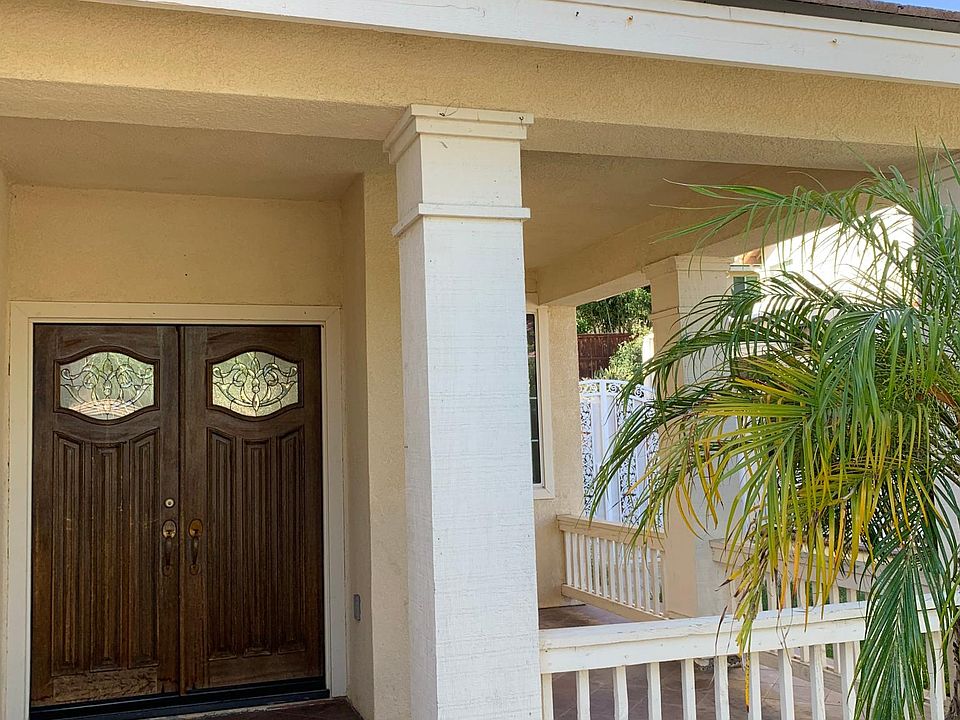 1st image of 27786 Canyon Hills Way