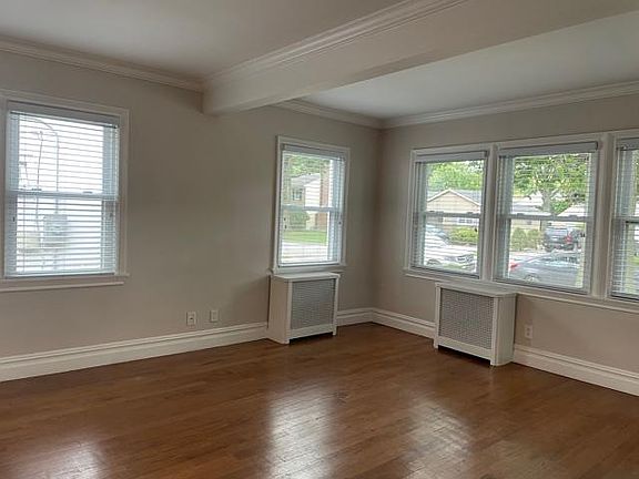 5th image of 39 Prescott St