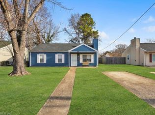 814 Downing St, Hampton, VA 23661