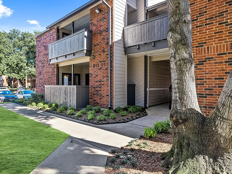 Oakhaven — Photo 26