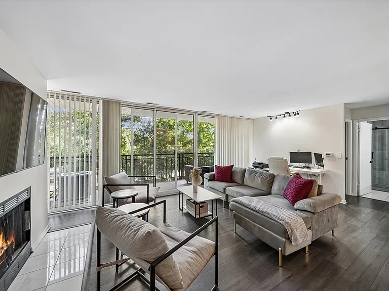 6010 Oakwood Dr #3G — Photo 8