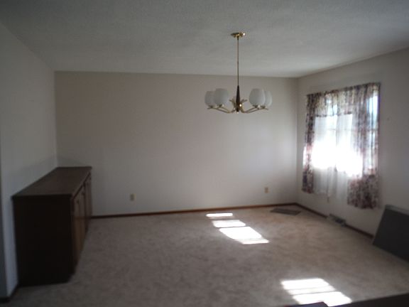 5th image of 503 2nd St