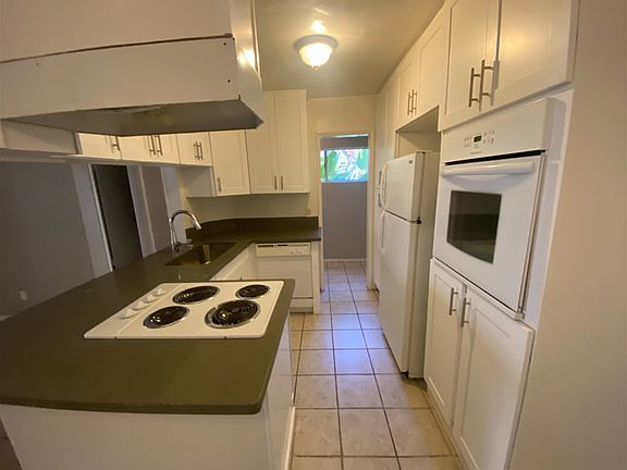 4th image of 11920 Mayfield Ave #7