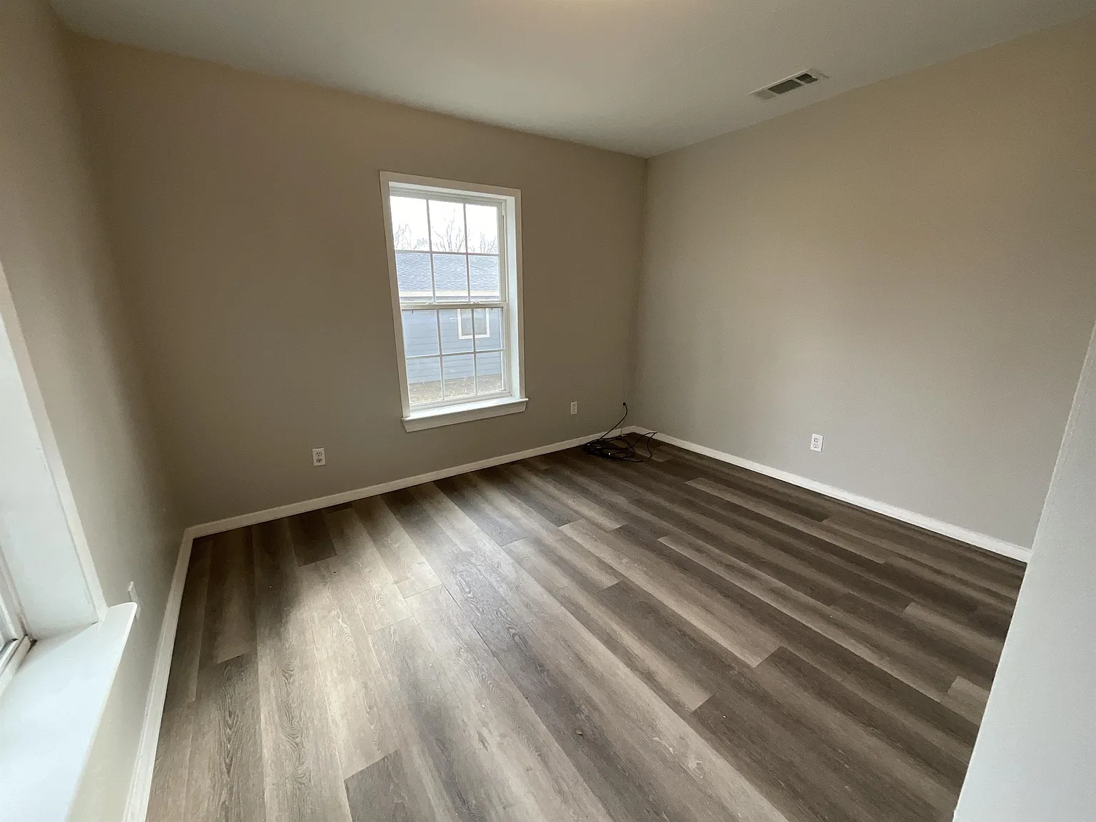 405 Beard Street - 1 — Photo 2