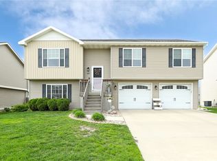 409 1st St NW, Bondurant, IA 50035