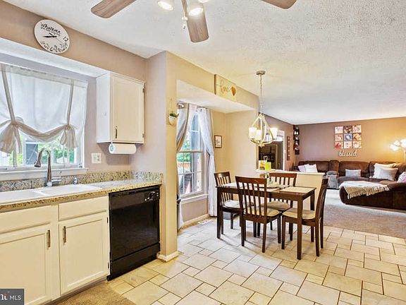 3rd image of 12 Glen Forge Dr