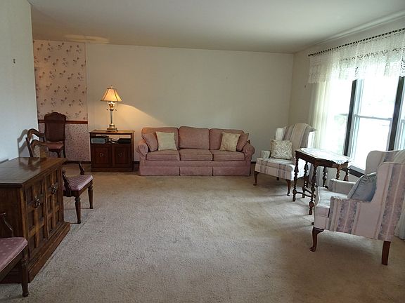 2nd image of 6037 Forestview Dr
