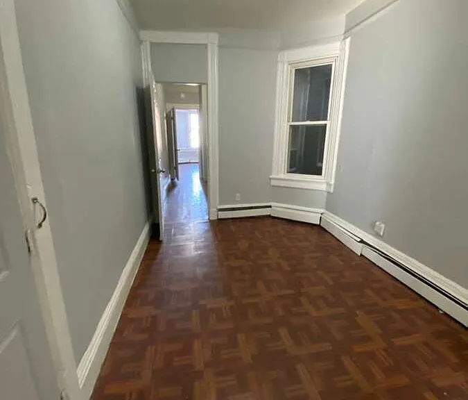 164 Waverly St #2L — Photo 5