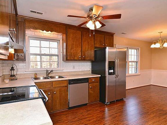 5th image of 106 Nina Cir