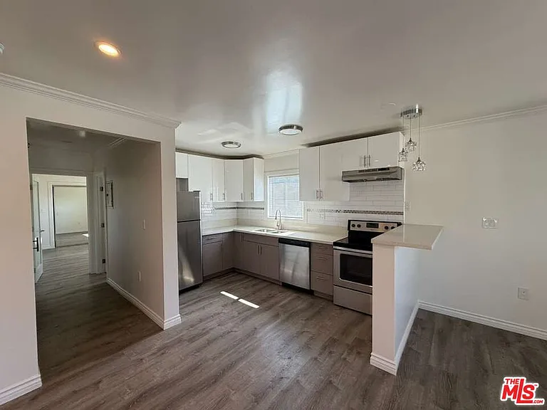 6821 Ben Ave #7 — Photo 4