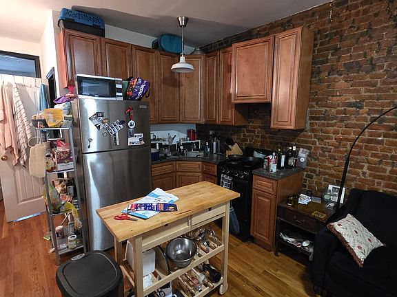 4th image of 270 Linden St #2L