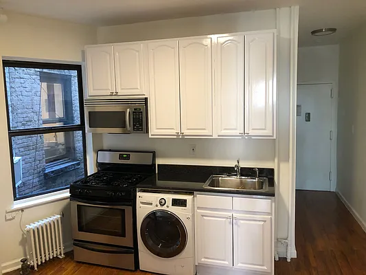 Rented by Skyline Realty LLC II | media 2