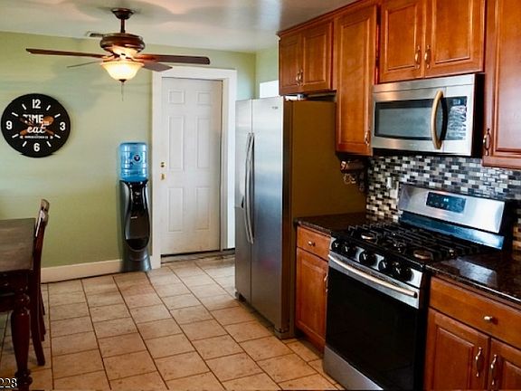 4th image of 19 SEMINOLE AVENUE