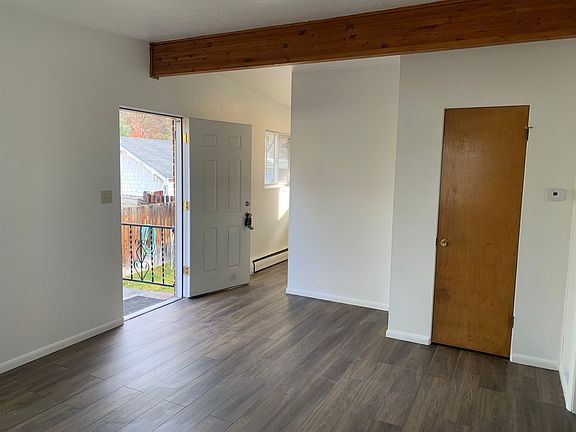 3rd image of 400 N Avenue H Avenue 1b #1BA-800SQFT