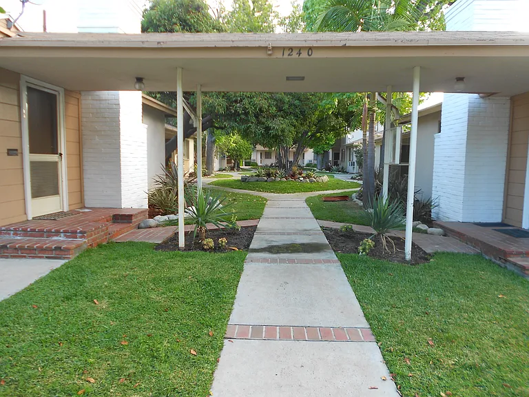1240 S Marengo Ave #2 — Photo 1