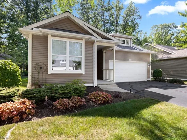 1990 Buckingham Dr, Avon, OH 44011