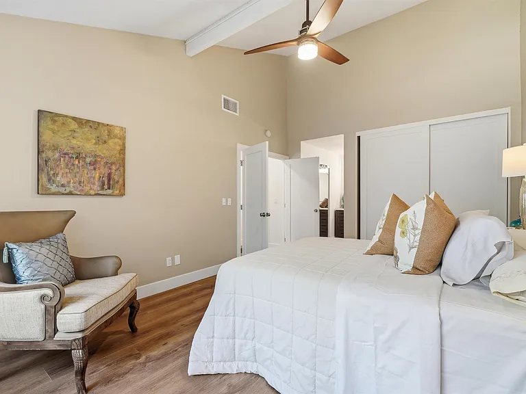 4350 Columbine Dr — Photo 17