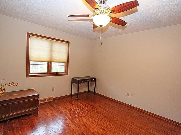 3rd image of 6226 Pebblebrook Ln