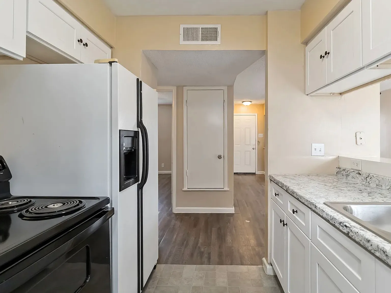 2 bed, 730 sqft, $990 — Photo 4