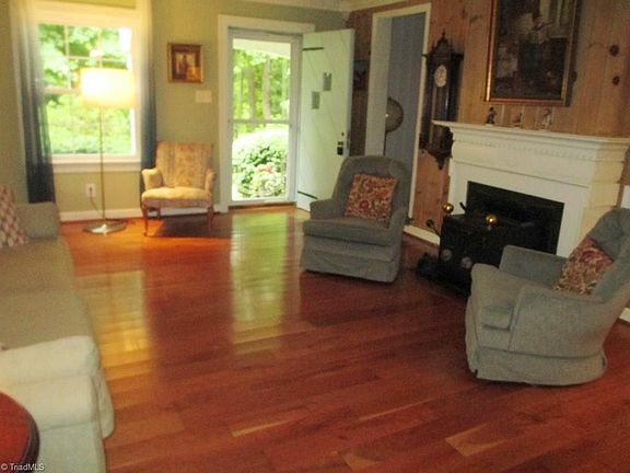 4th image of 518 Willowbrook Dr