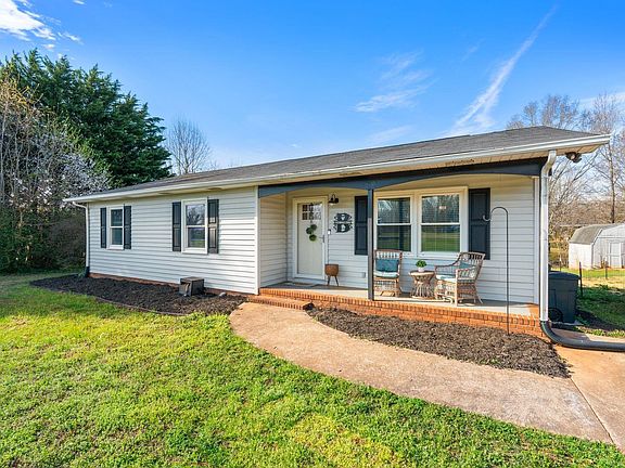 4th image of 110 N Blue Ridge Cir