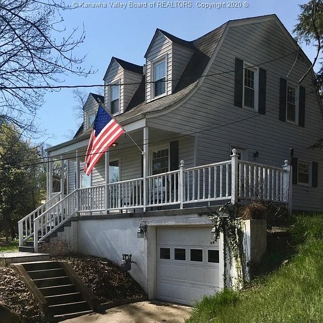 1st image of 910 Woodland Ave SW