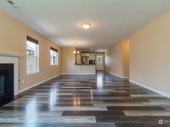 3rd image of 165 Laurel Street